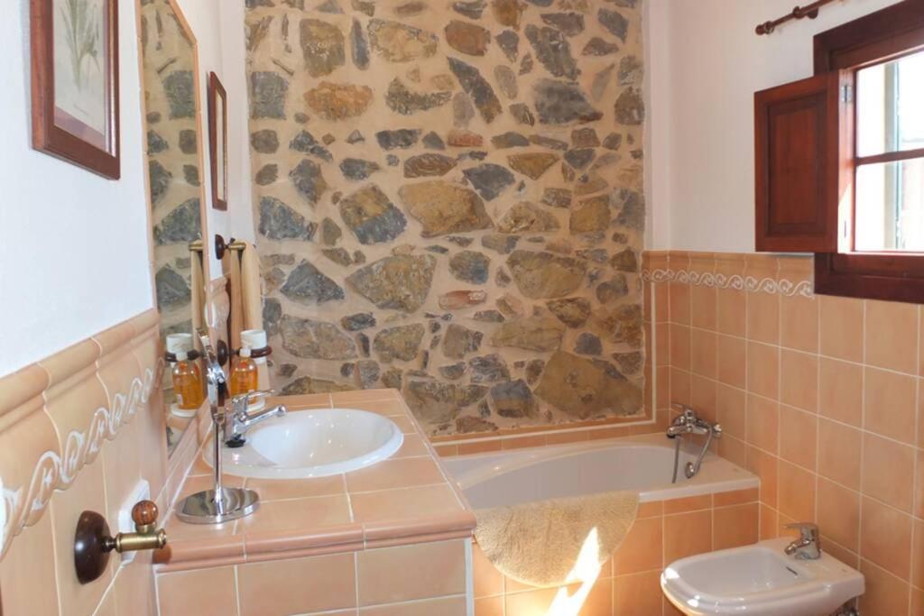 Villa Maria, Bonita Casa Con Jardin Y Piscina Privada En Andratx Exterior photo